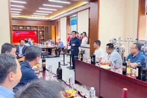 葡萄酒文化馆喜庆建校70周年——“葡萄酒品鉴沙龙”