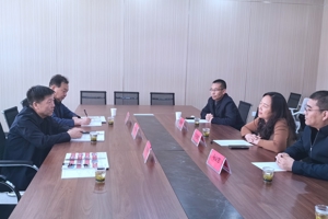 学校副校长张登辉带队赴兄弟院校和企业交流学习